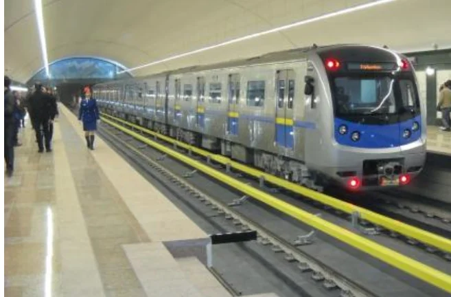 上海地铁18号线线路图（上海地铁18号线下盐路站）1