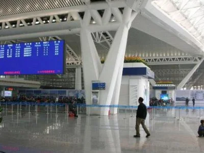 高铁换乘动车需要出站吗而且时间只有15分钟！（高铁站内换乘要多久）4