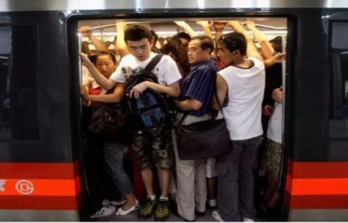 武汉地铁什么时候最挤（武汉地铁拥挤么）2
