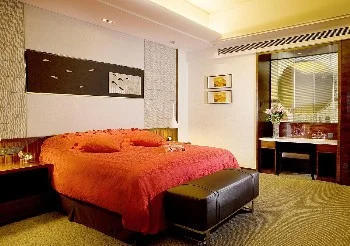 千灯湖地铁站B口到保利洲际酒店怎么走（佛山保利洲际酒店地铁出口）2