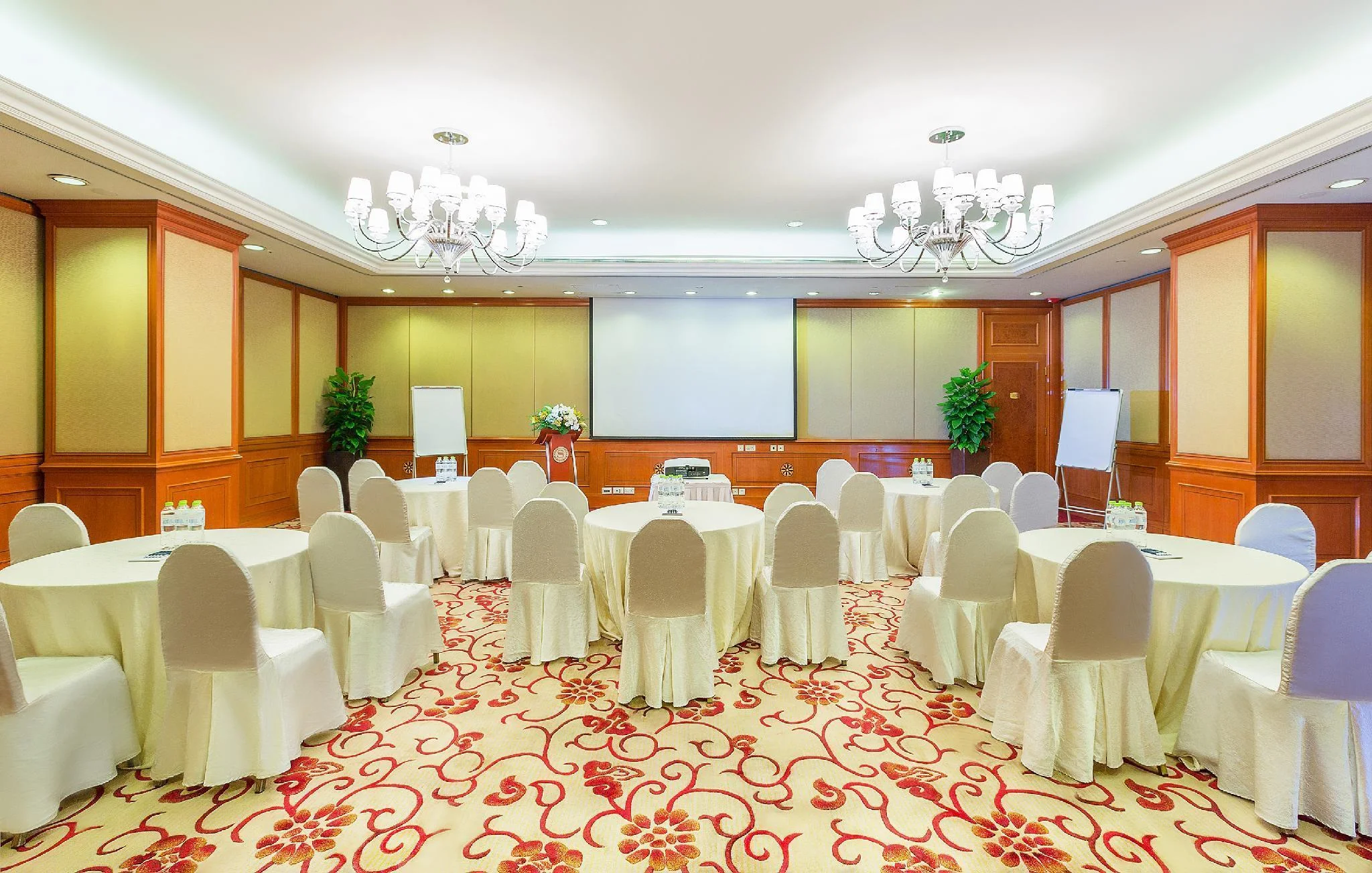 成都香格里拉大酒店最近的地铁站叫什么（成都地铁10线附近酒店）3