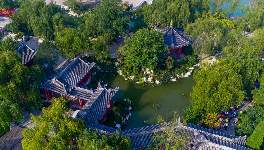 地铁几号线到国际会展中心在什么地点下在哪个出口、急！！！谢谢!（西安地铁清明）1