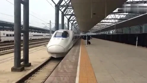 求怎么坐高铁教程带图片谢谢详细点的流程！（高铁站牌图片）6