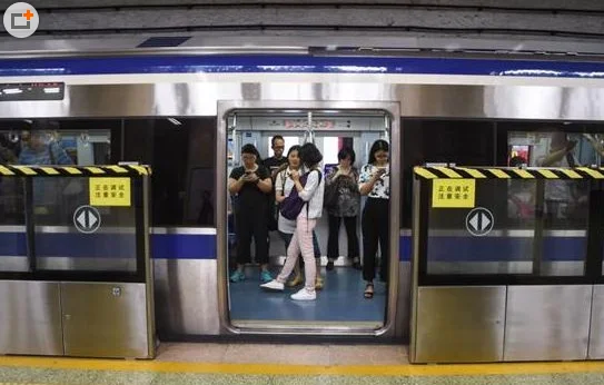 北京地铁4号线的重要事件(北京地铁冲进绿地)5