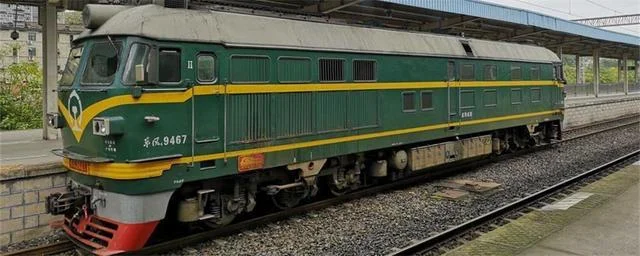 为什么中国的高速公路、城市快速路、高速铁路都不能够设立平面交叉路口以及平交道口呢（铁路平交道口）1