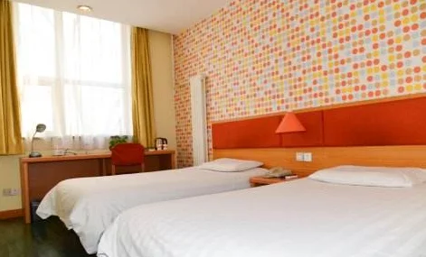 11月我想去北京游玩两人五天自助游总预算为4000请提供住宿美食等行程安排最好住在三环内5星酒店(深圳北到东门格林东方酒店地铁路线)2