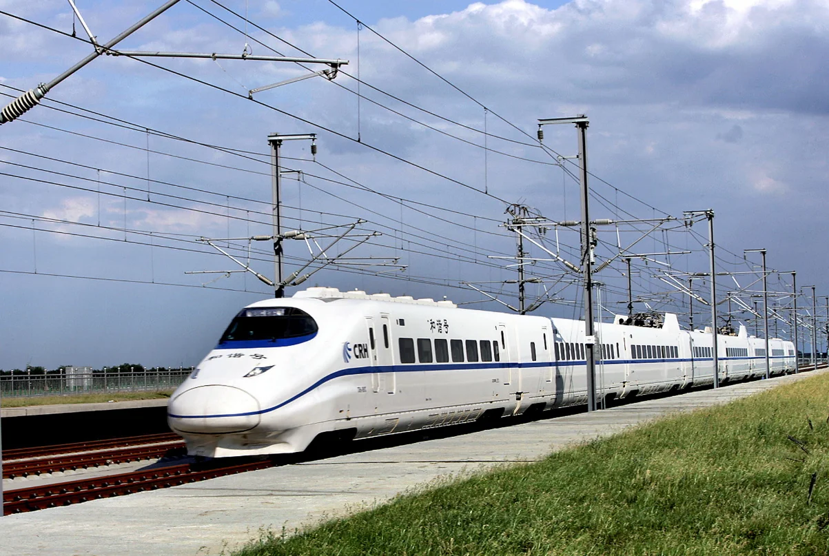 前两天深圳地铁上那个飙脏话的那个外国人相关部门会处罚他吗(深圳地铁辱骂列车员)7