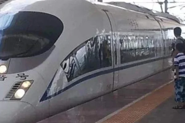 在广州南站怎么坐高铁我的意思是在地铁哪个出口然后到哪里坐高铁（广州南站哪个地铁出口）4