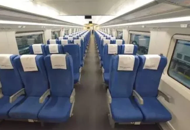 高铁座位d号和f号(高铁f位置)3