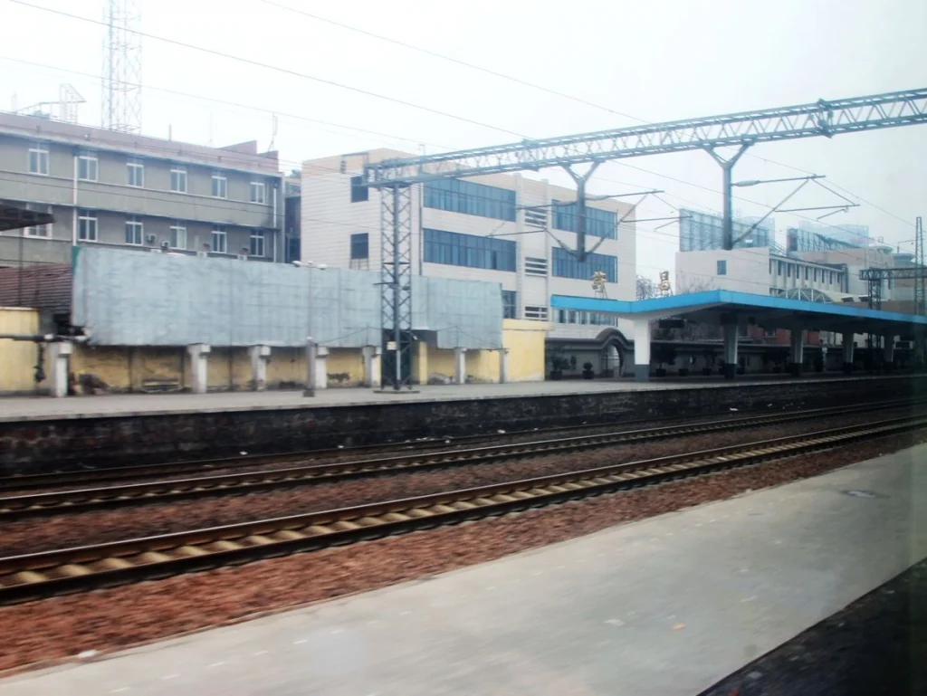 郑州高铁站有几个在哪（郑重高铁）