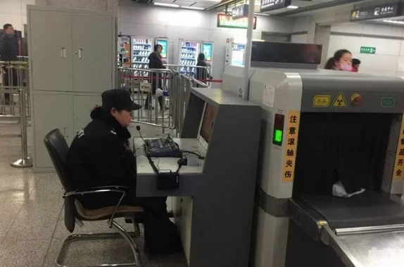 地铁里禁止携带什么样的刀具（西安地铁可不可以带剪刀）6