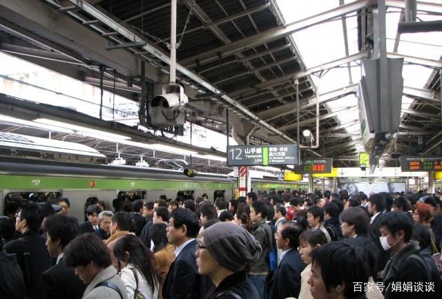 请问地铁速度几分钟一个站(世界发达城市每平方公里地铁站点的平均时间)5