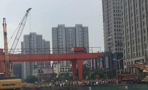 资宝成如何解释杭州地铁坍塌事故的原因（杭州在建地铁冒水）