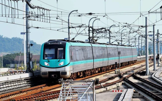 南京地铁的运营时间到晚上几点(星期六南京地铁s1几点关门)4