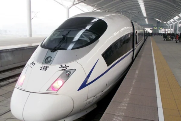 目前中国的高铁和日本高铁比谁更先进（中国高铁日）1