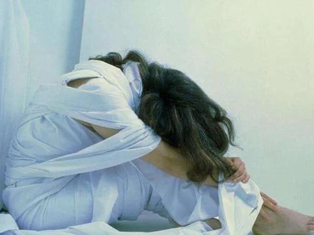 成都一男子地铁内猥亵姑娘遭众人群殴你遇到过这样的事情吗(成都男子地铁上猥亵妙龄女20多分钟)4