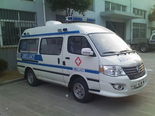 上海地铁4号线运行中一女子强拉紧急阀砸门为什么遇到这种危害公共安全的行为没有人去制止（3月4号上海地铁女孩晕倒死亡）2