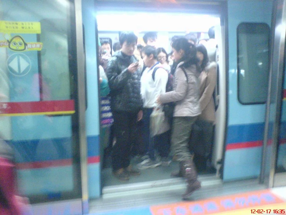 去广州南站的地铁是几号线（广州地铁屏蔽门公司）