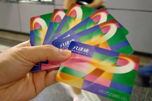 八达通和深圳通是不是在深圳和香港都可以用啦!（上海地铁八达通使用范围）4