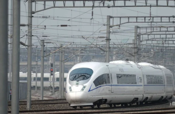 2018年中国高铁再次提速已知列车每小时提速60千米行驶相同的路程提速前需要5小时提速后只后（高铁再提速）4