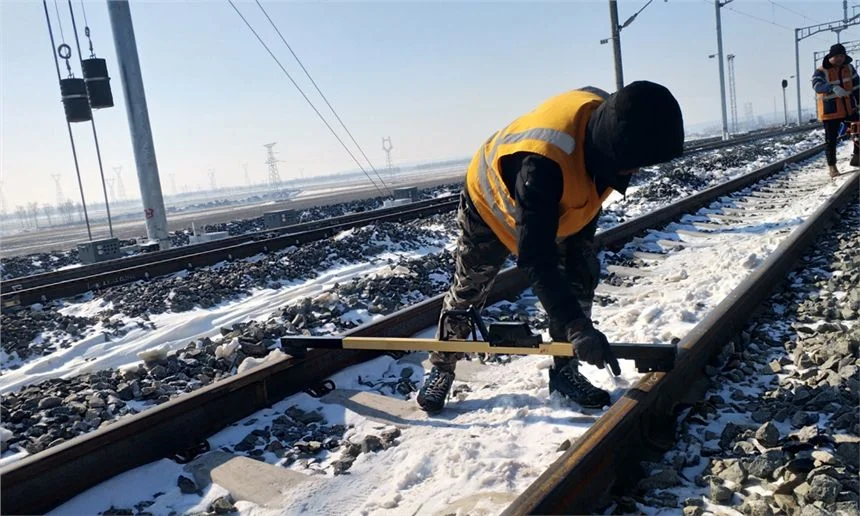 铁路宽轨和标准轨各有什么优缺点（铁路轨距宽轨）3