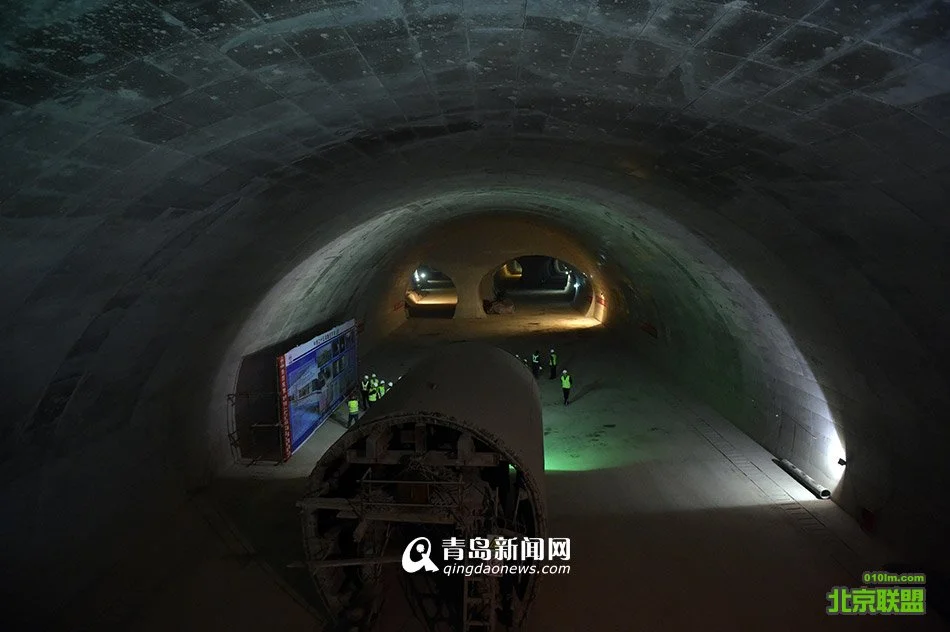 北京地铁2号线首班车时间（北京地铁二）2