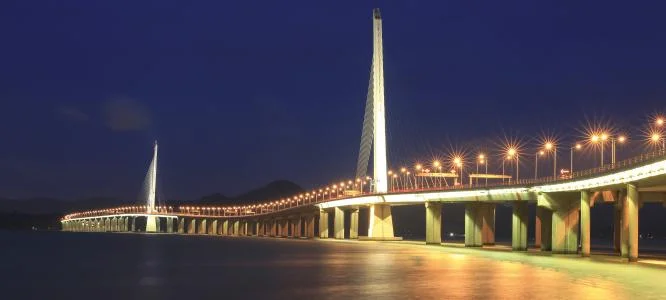 请问深圳湾口岸到香港机场的两个方式：直达大巴/中转公交或地铁（深圳湾口岸到机场地铁）