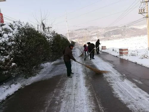 西安除雪保畅齐动手了吗（地铁站扫雪除冰新闻稿）1