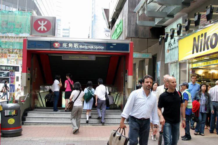 香港旺角波鞋街(花园街)是哪一个地铁站出口（旺角花园街地铁出口）2