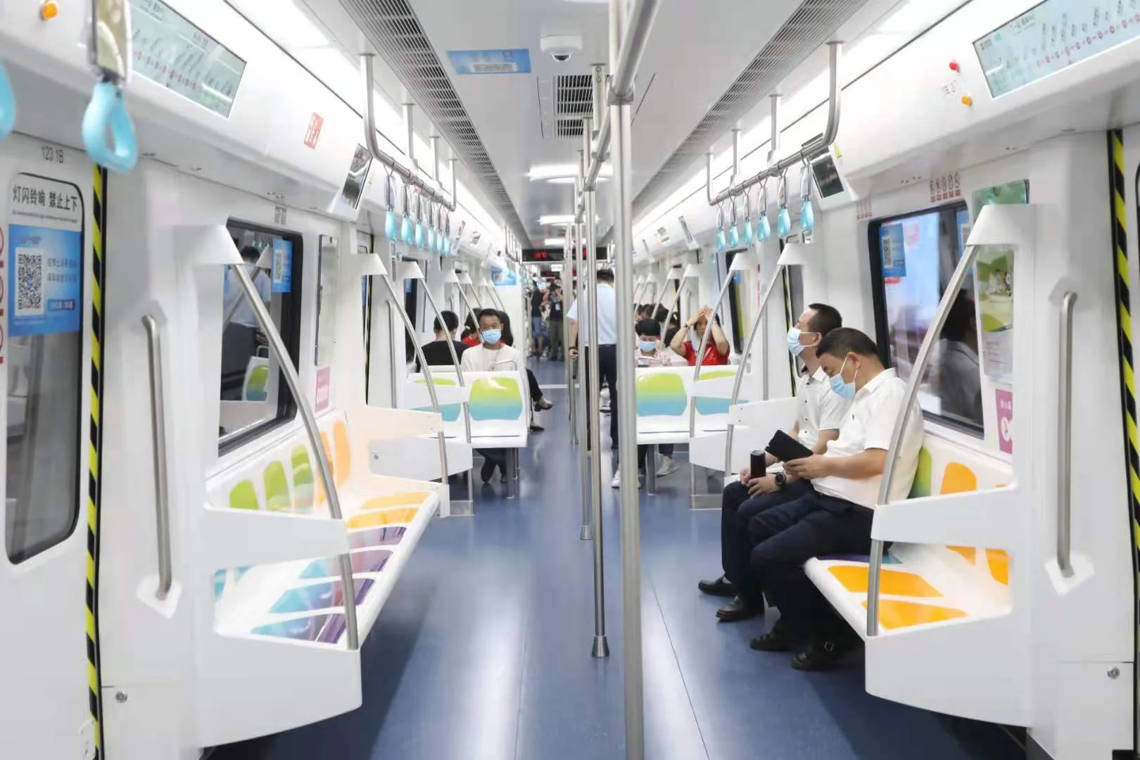 西安地铁送创可贴事件是怎么回事（西安地铁事件原因）2