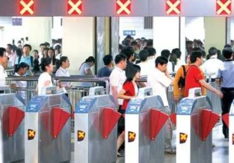 上海地铁站丢东西如何找（地铁站遗失）1