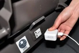 高铁的电源插座在哪呢(高铁充电器在哪)6