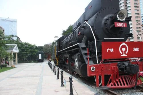 谁能详细告诉我九广铁路广告闹鬼事件（铁路出现鬼魂）