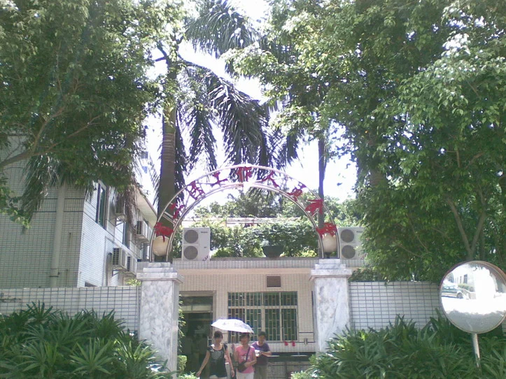 广州地铁五号线沿线有哪些美食和景点（广州赤岗地铁站附近有餐厅吗）