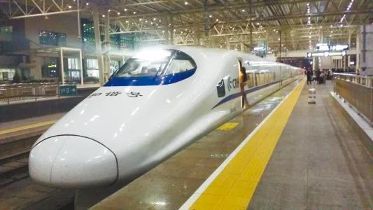 高铁可以在座位上吃饭吗还是说必须饭餐厅吃（高铁上可以吃饭吗）2