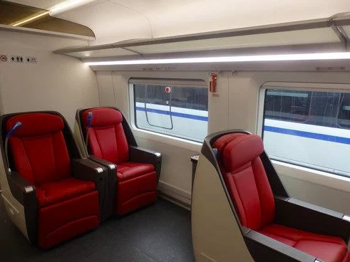 高铁座位分布图 二等座C和D（高铁舱位）4