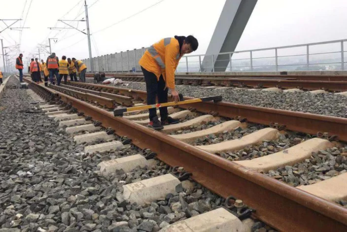 铁路职工一般都需要考取那些证书(铁路专业考证)1