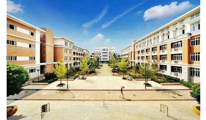 坐地铁2号线到武汉外校哪站下（武汉外国语学校小学部地铁）