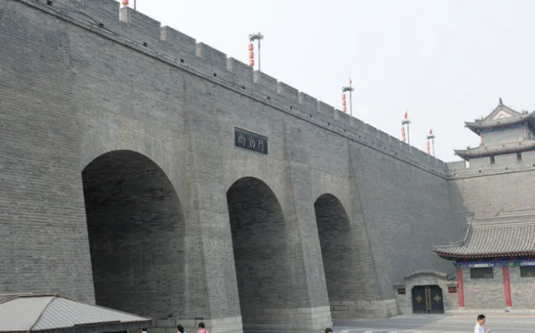 去西安城墙在地铁永宁门下之后怎么走（西安城墙地铁哪个出口）