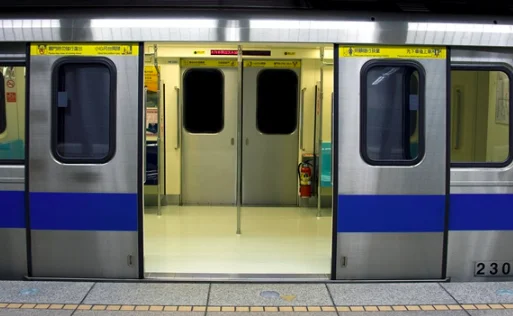 西安市地铁老年卡为什么周六周日限制高峰使用(西安市轨道交通守则)6