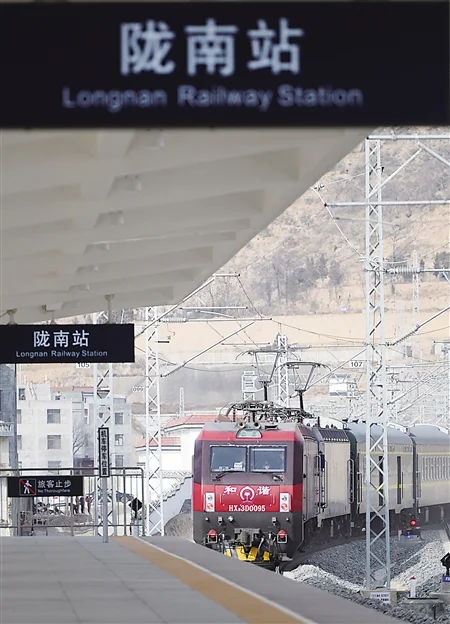 兰渝铁路是动车还是高铁（兰渝铁路好久开动车）2