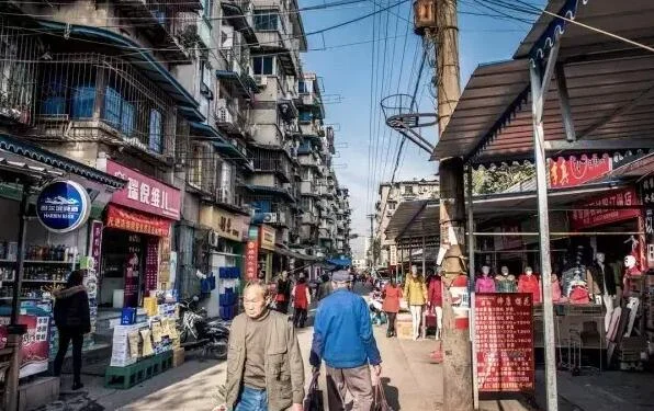 成都地铁那一年开始建成的（关于成都地铁的由来）