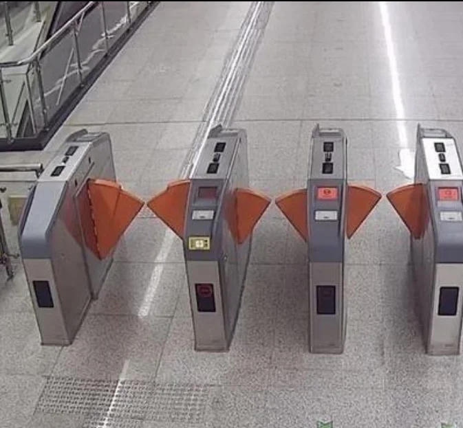 2025全国地铁里程排名是怎么样的（武汉地铁里的一件事全国点赞）7