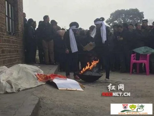 10·7广州地铁打架事件的事件经过(最新广州地铁杀人新闻)2