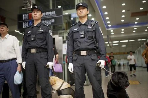 成都地铁安检工作怎么样有没有什么保障以后的空间发展强不强(成都地铁安保是什么)1