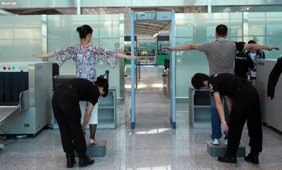 在上海洗洁精洗手液这样的液体可以通过安检带上地铁么(上海地铁口安检机检测液体)6