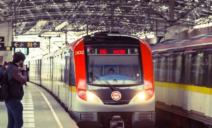 深圳地铁2号线与5号线的转换站（深圳地铁2号线是采用什么技术）