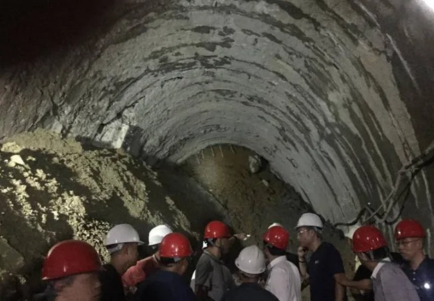 中老铁路国内段隧道终于通了历时多少天（玉磨铁路隧道塌方最新消息）3