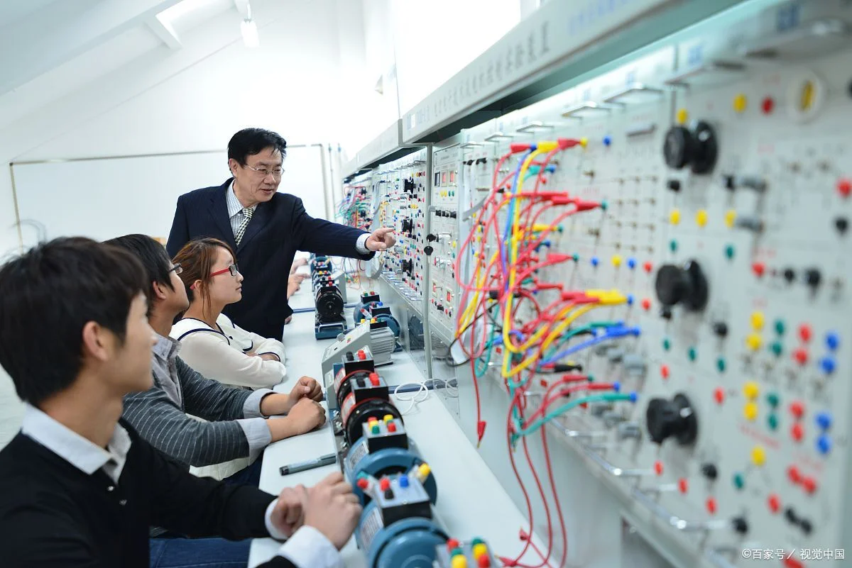 地铁车厢内地面的材料是什么（地铁站条带）2