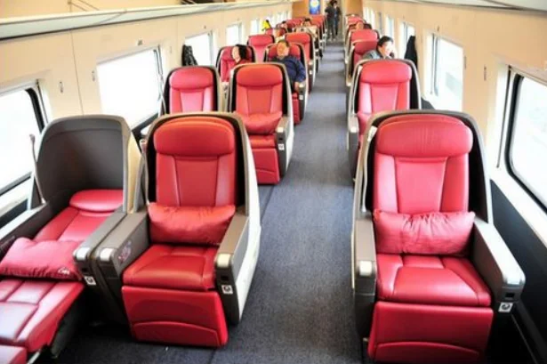 高铁票分四个等级分别为商务座、特等座、一等座以及二等座（高铁座位价格）3